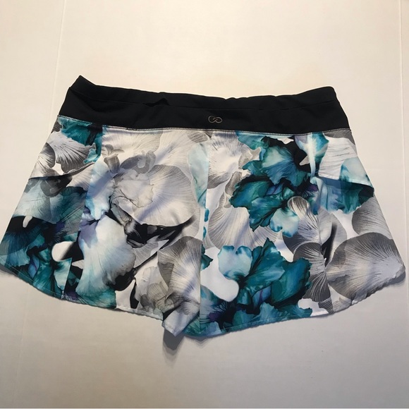 CALIA Anywhere Petal Hem Running Printed Shorts Size XL - Picture 6 of 10